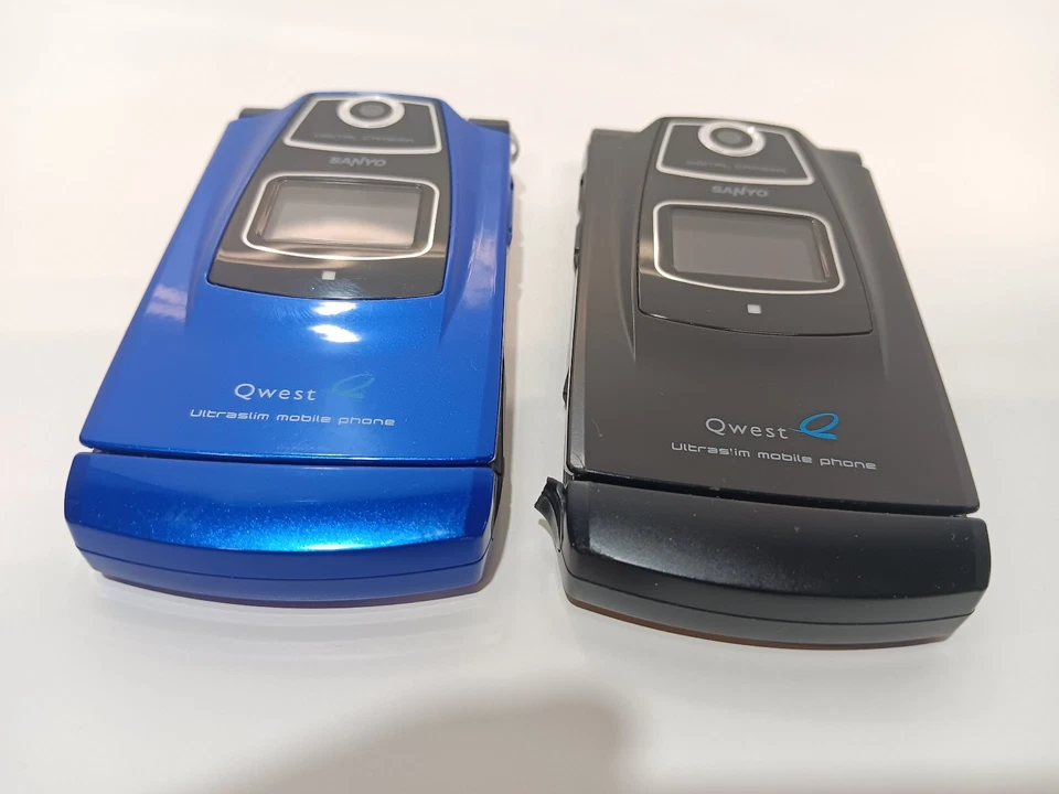 Teléfono Abatible Sanyo Katana Qwest 1 Negro 1 Azul Probado Totalmente Funcional Foto 2 de 4