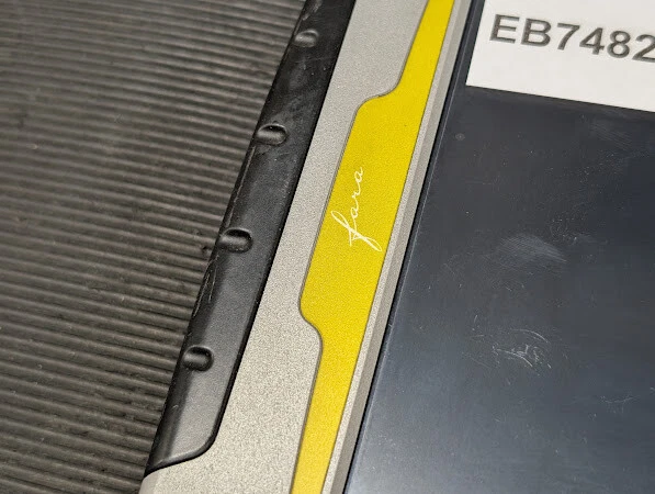 FARA Tablet T8000 - Für Teile, Gebrauchsspuren, Keine Zubehörteile - Bild 4 von 4