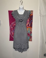 Women’s vintage Y2K Black and white polka dot dress ruffles bow detail #polkadot