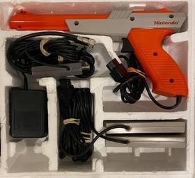 1989 NINTENDO NES ACTION SET CONSOLE SUPER MARIO DUCK HUNT RED ZAPPER CIB TESTED