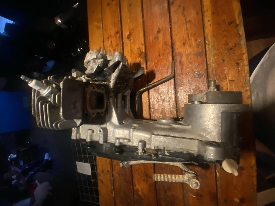 1994 Yamaha RAZZ 50cc SH50 scooter motor RIVA - Imagem 2 de 4