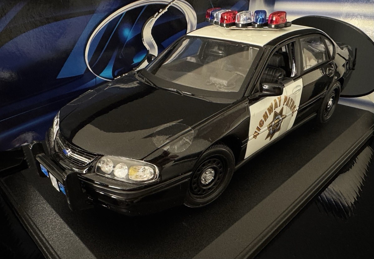 2004 Chevrolet Impala SS California Highway Patrol CHP 1/18 Maisto