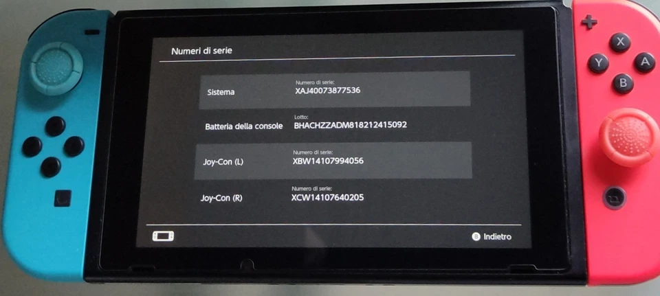 Nintendo Switch Console - Blu/Rosso Neon - Immagine 4 di 4