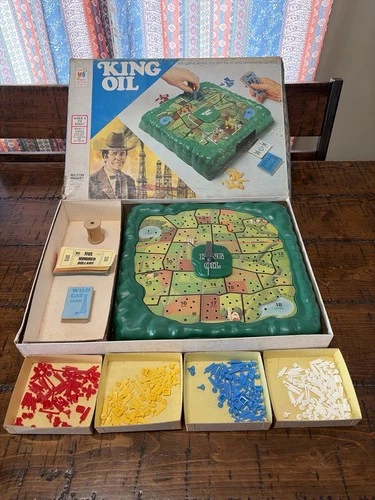 King Oil Vintage 1974 Milton Bradley Board Game Complete w Cards & Piece
