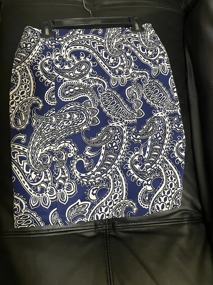 MICHAEL KORS Tapered Skirt 8P Navy & White Paisley Side Zip NWOT - Image 3 of 4
