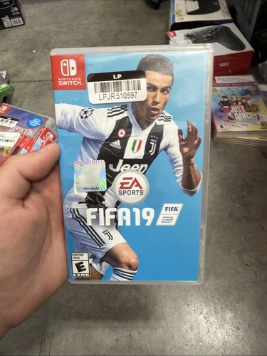 FIFA 19 Nintendo Switch EA Sports cartridge and case