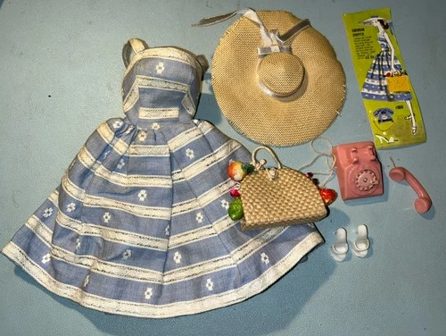 VINTAGE BARBIE SUBURBAN SHOPPER #969 , 6 Piece Set