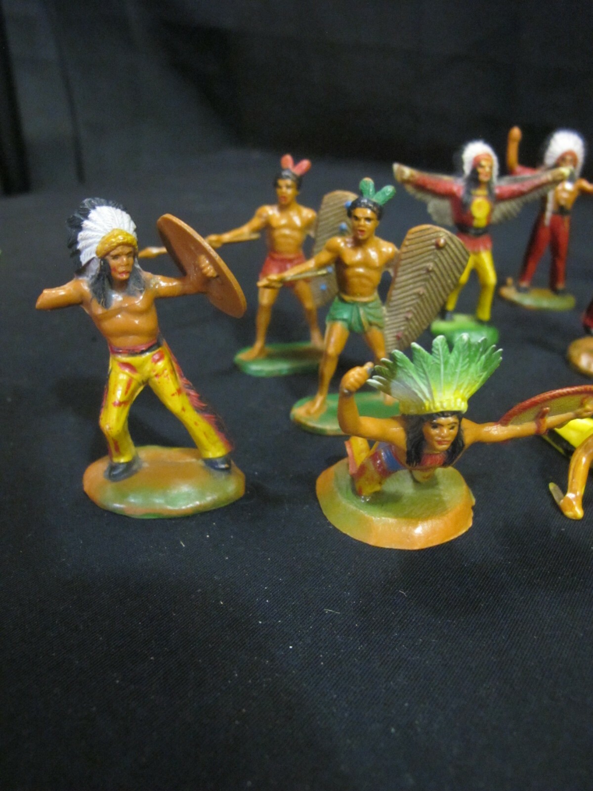 Figurines Cowboys Et Indiens - Jouet Enfant Pour Créer Des Scènes De Vie Du Far West