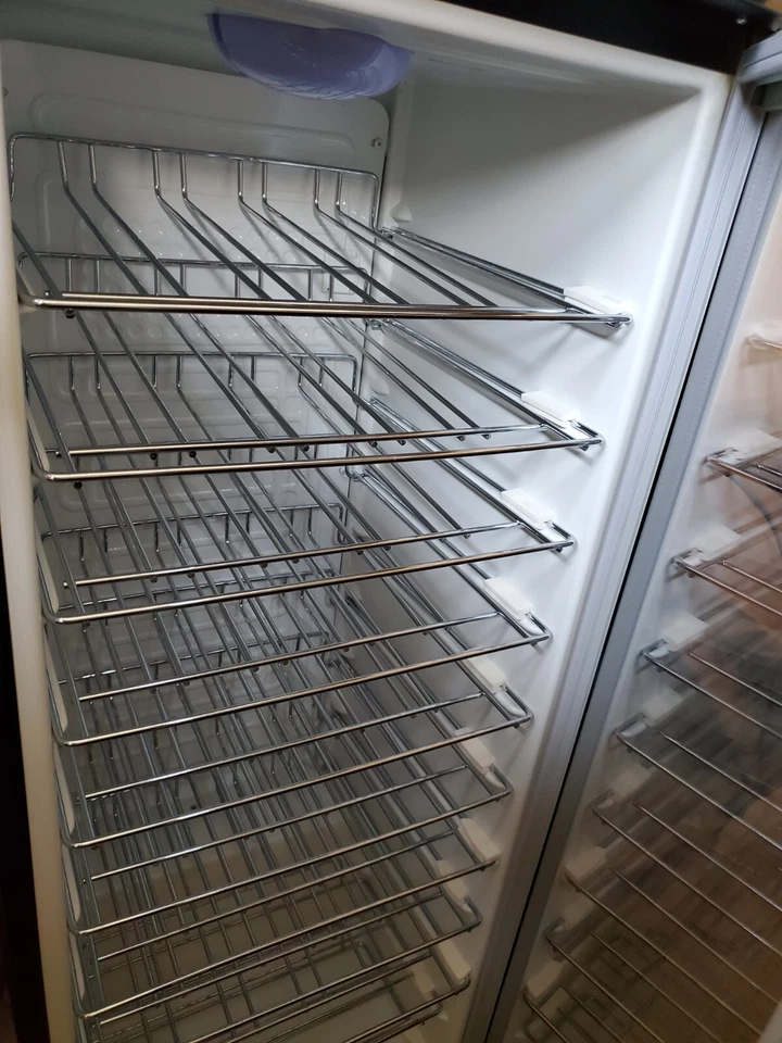 Enfriador de vino Premier Haier 60 botellas (modelo # HVF060ABL) Foto 2 de 4