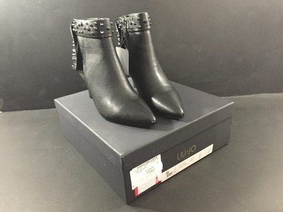 LIU JO ANKLE BOOTS Gr. 37 Schwarz LEDER NIETEN SUPER!! neu & ungetragen!! OVP