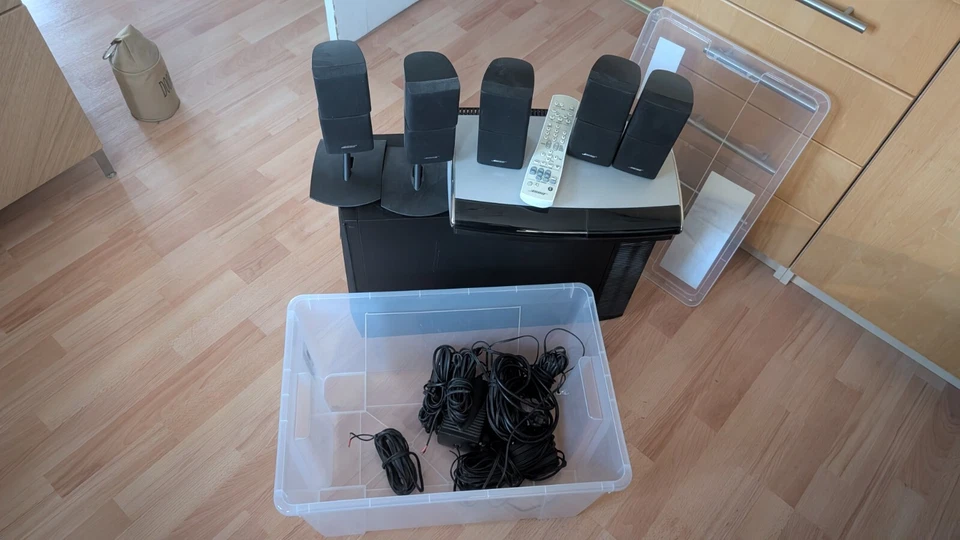 Bose Lifestyle AV 28 DVD home entertainment system, Surround System