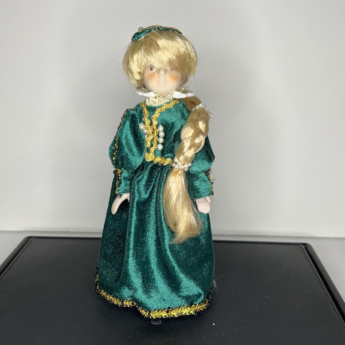 rapunzel green dress Rapunzel in green dress