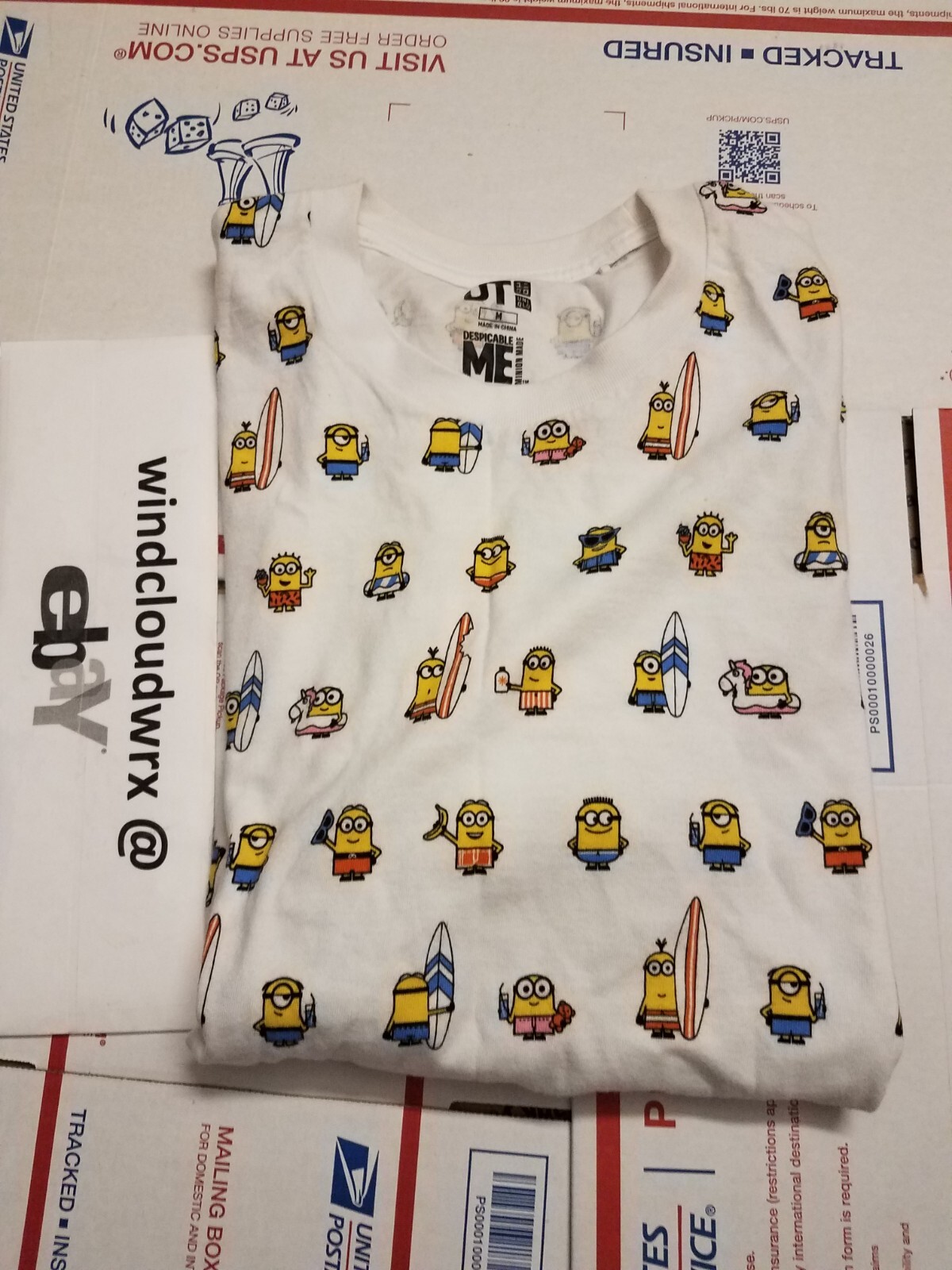 Uniqlo UT Minions Despicable Me Print Graphic Tee Siz… Gem
