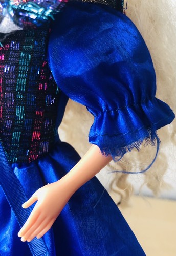 Barbie United Colours of Benneton Doll 1990s - Picture 16 of 22