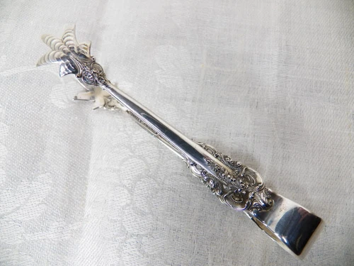 WALLACE GRAND BAROQUE STERLING SILVER SUGAR TONGS 4 1/2" PAT. DATE. NO MONOGRAM