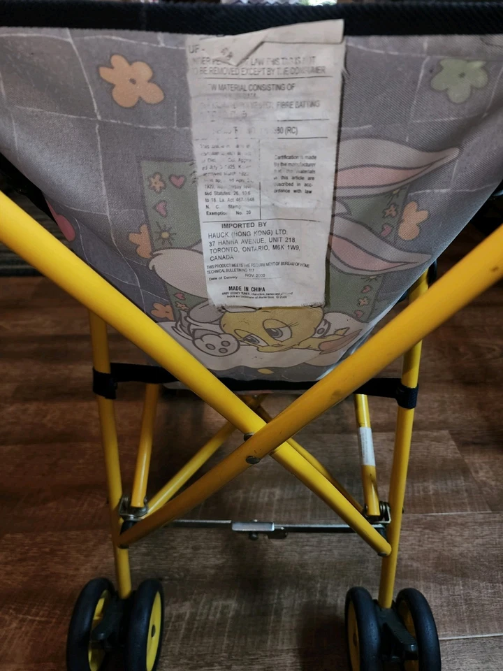 Baby Looney Tunes Unbrella Stroller Tweety Bird Bugs Bunny Excellent Condition - Image 4 of 4