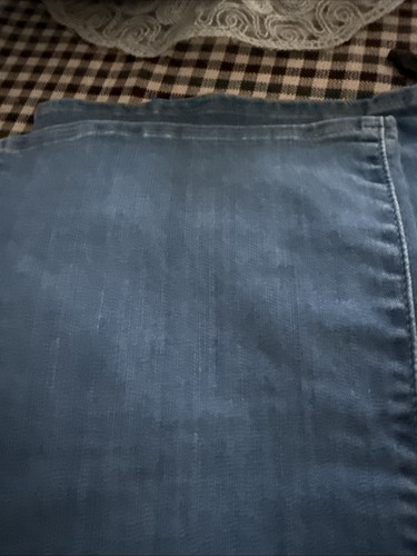 Signature By Levi Strauss Women's Mid-Rise Stretch Boot Cut Shaping Jeans 18/W34 - Picture 7 of 17