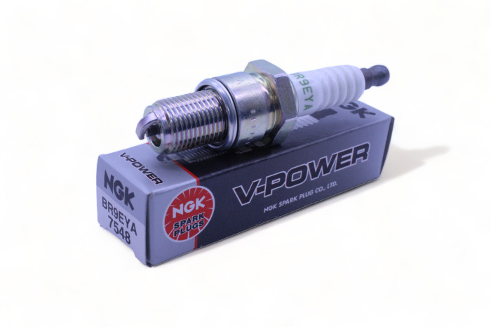 NGK 7548 BR9EYA V-power Spark Plug fouling Resistant