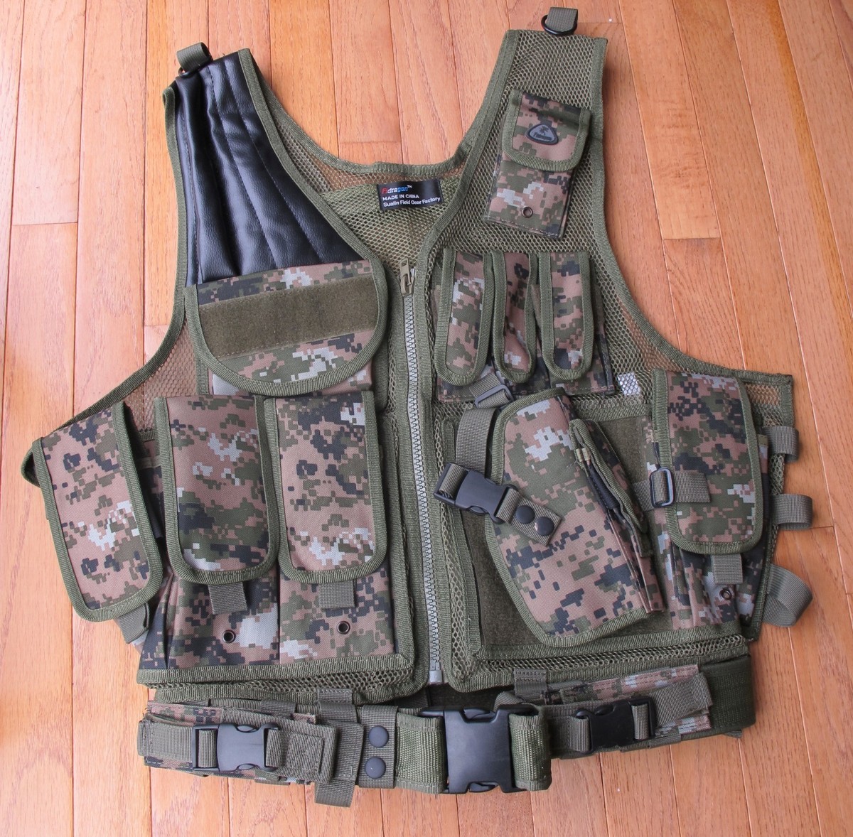 Law Enforcement Tactical Vest with Holster, Pouches, Utility Belt  display picture 1