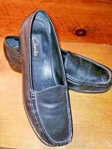 ladies black leather loafers size 6