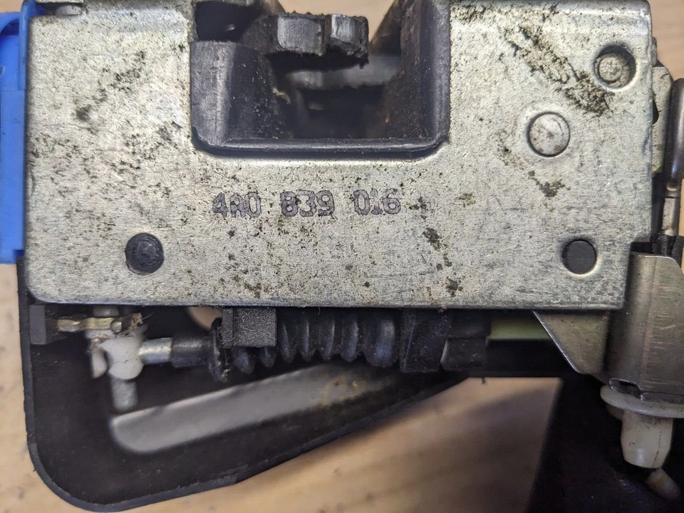 Audi A6 1995 cerradura puerta trasera conductor mecanismo lateral derecho 4a0839016 Foto 3 de 3