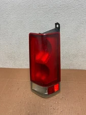 2000 to 2002 Chevrolet Express Right Passenger RH Side Tail Light Oem L9794 DW