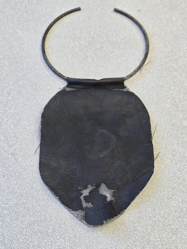 PROTECTOR ANTI SALPICADURAS DE GOMA PARA CUELLO DE LLENADO DE COMBUSTIBLE ORIGINAL USADO PORSCHE 924 944 968 3 Foto 4 de 4