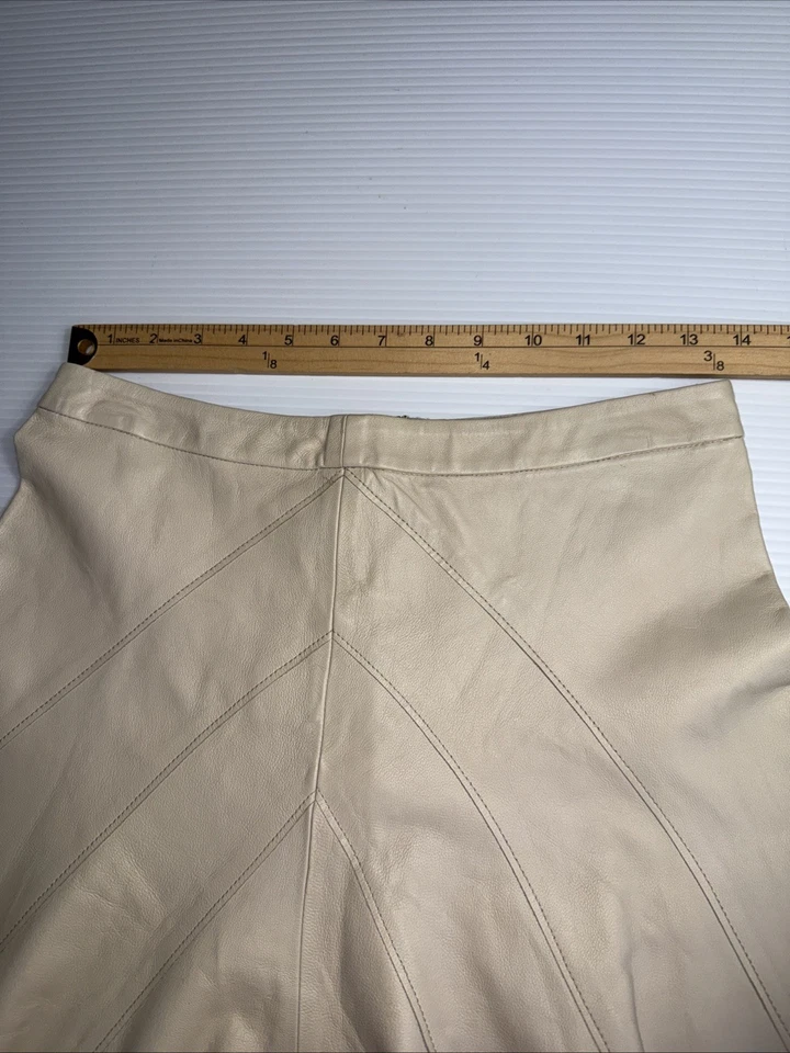 Derek Lam 10 Crosby Cuero Mini Falda Acampanada Beige Crema Talla 2 Dobladillo Crudo Foto 3 de 4