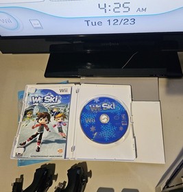 Nintendo Wii System Console Bundle with Game & Accessories 