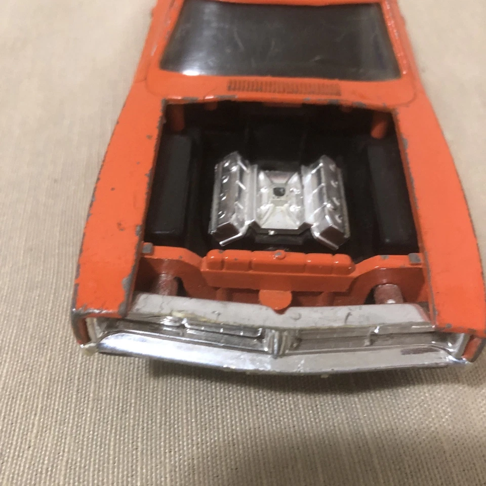VTG ERTL 1981 DUKES oF HAZZARD GENERAL LEE 1969 CHARGER . No Hood - Image 4 of 4