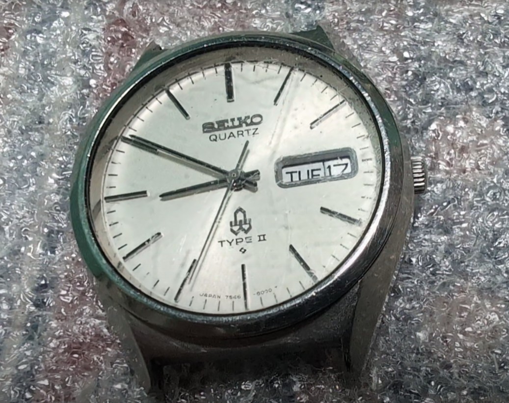Men Watch Silver 35mm 7546-8000 Vintage 1970s 2 New Type Daydate Battery Seiko - VintageWatches.PK Men Watch Silver 35mm 7546-8000 Vintage 1970s 2 New Type Daydate Battery Seiko - vintagewatches.pk