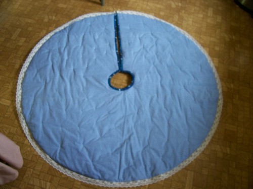 AF0071 HANDMADE BY SELLER CHRISTMAS TREE SKIRT, 52", Snowmen Snowflakes red blue - Picture 5 of 6