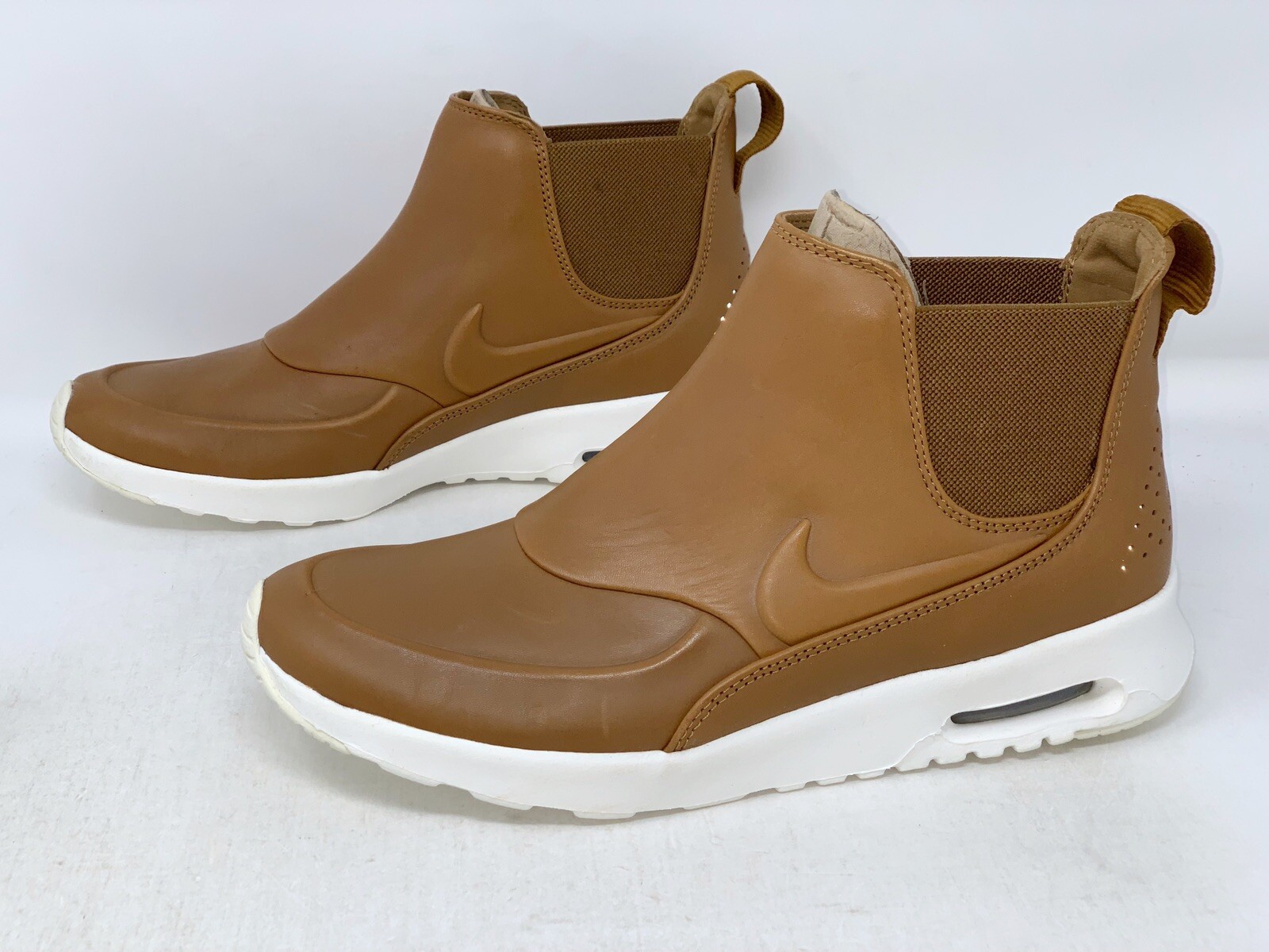 nike boots brown