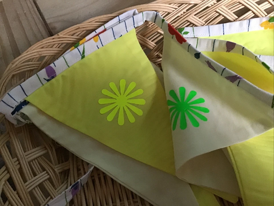 Banderín hecho a mano en D/lado 12 banderas aproximadamente 3 m - amarillo con flores brillantes Foto 2 de 2