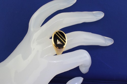 14k Yellow Gold Diamond And Black Onyx Ring. Size 10 - Picture 2 of 4