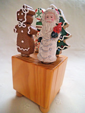 CHRISTMAS HOLIDAY CHEESE BUTTER SPREADERS IN MINI BUTCHER BLOCK ~ EUC