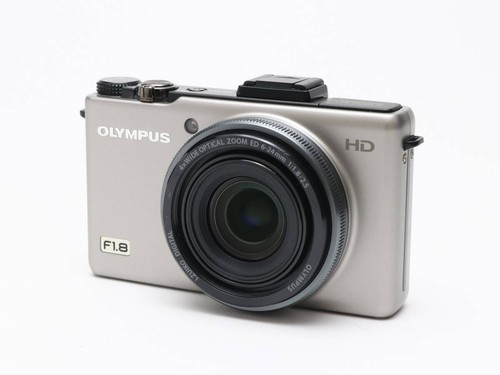 Olympus XZ 1 titanio plata funcionando - Imagen 2 de 5
