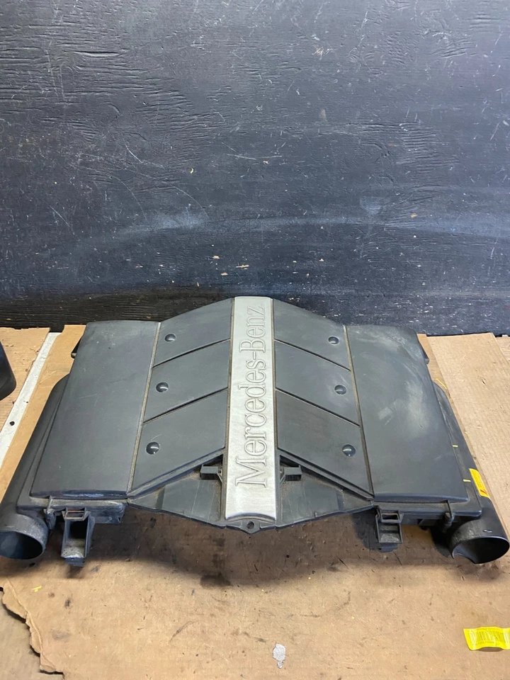 Коробка очистителя крышки воздухозаборника двигателя Mercedes-Benz S550 2007–2011 годов выпуска от оригинального производителя R2008 DG - Изображение 2 из 4