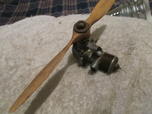 Vintage Used O&R R/C" Model Airplane Engine w/ Supr scru Wooden Propellor