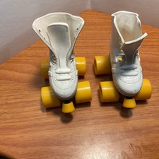 2 Tomy Kimberly Hang Ten Roller Skate