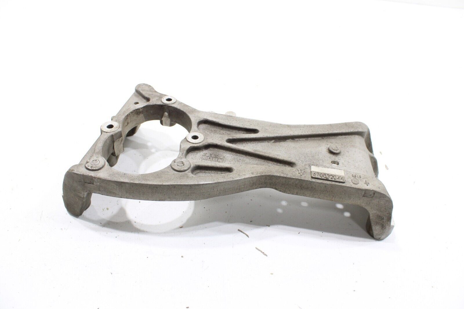 2017 - 2020 MASERATI LEVANTE TRANSMISSION GEARBOX MOUNT BRACKET OEM