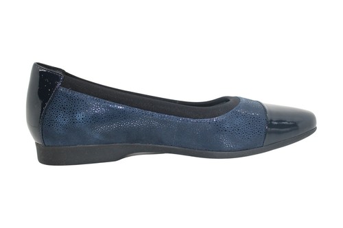 Clarks Womens UN DARCEY CAP2 Closed Toe 