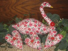 Red Country Cottage Swan 3 corazones centro de mesa de primavera hecho a mano regalo cuenco rellenos