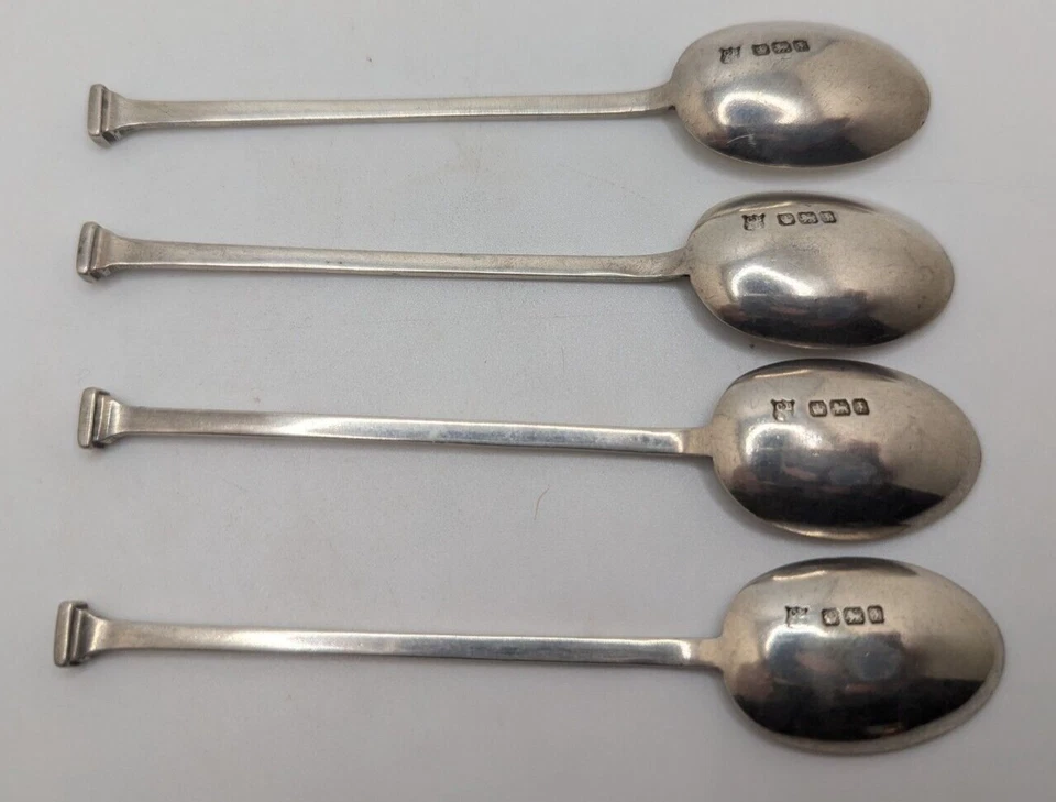 Juego de 4 cucharas inglesas Sheffield Arts&Crafts Demitasse de plata esterlina, d. 1917 Foto 3 de 4