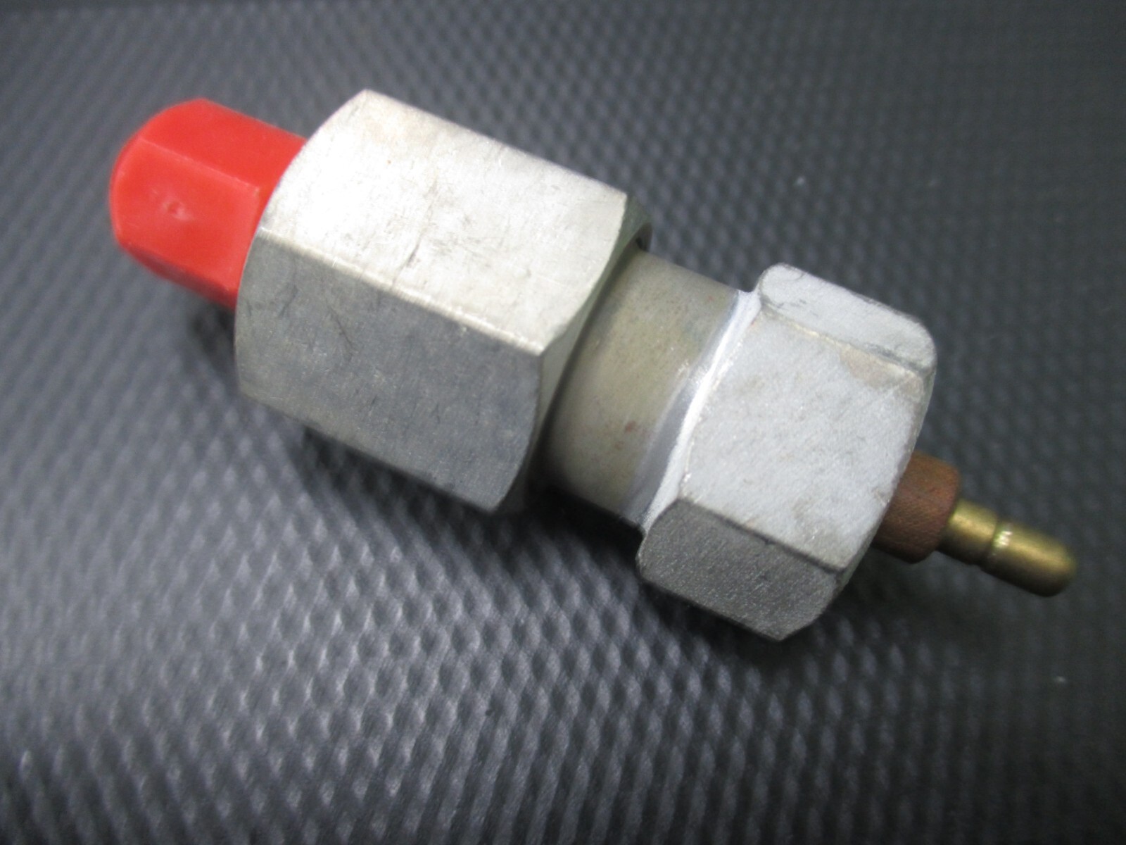 Rolls Royce Silver Shadow, Corniche, Bentley T low brake pressure switch UD20377