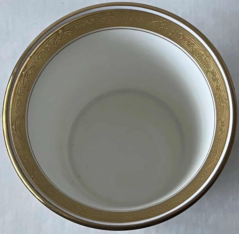 Mintons King George VI And Queen Elizabeth 1937 Coronation Beaker, 422/2,000. - Image 3 of 4