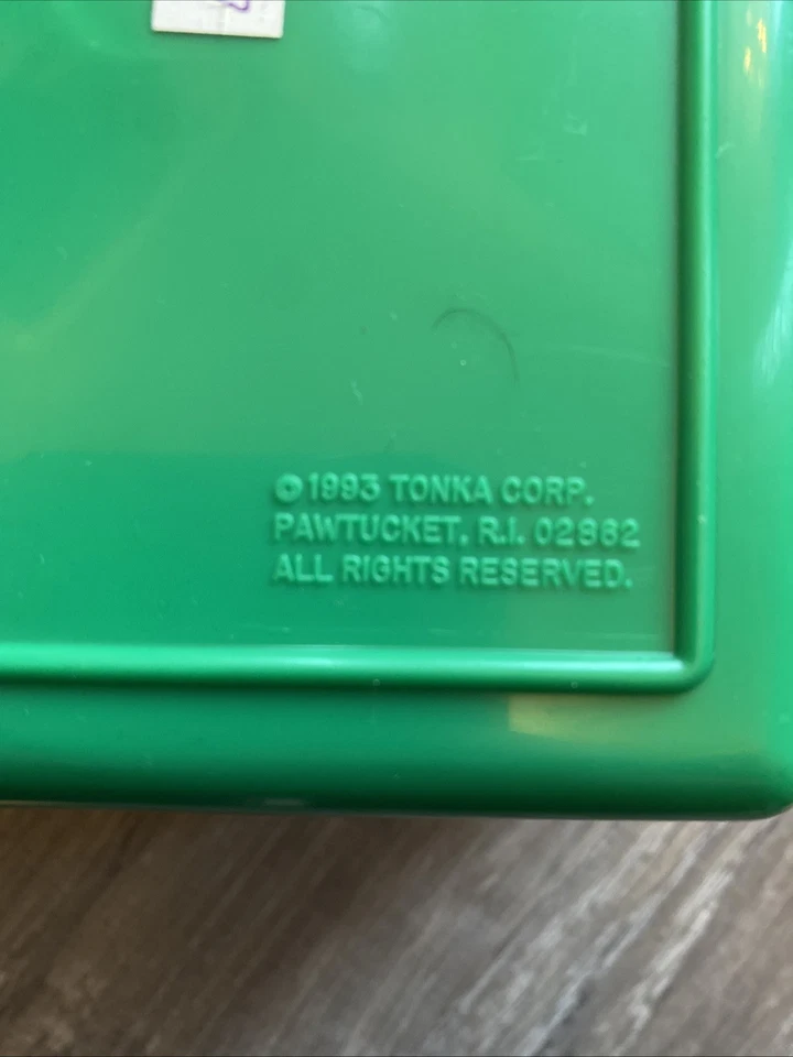 Caja de baratijas Barney Play-Doh Play 1993 vintage verde (interior vacío) Foto 3 de 4