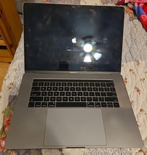Apple MacBook Pro 15" 2016 i7 2.9GHz 16GB RAM 1TB SSD - BAD SCREEN 