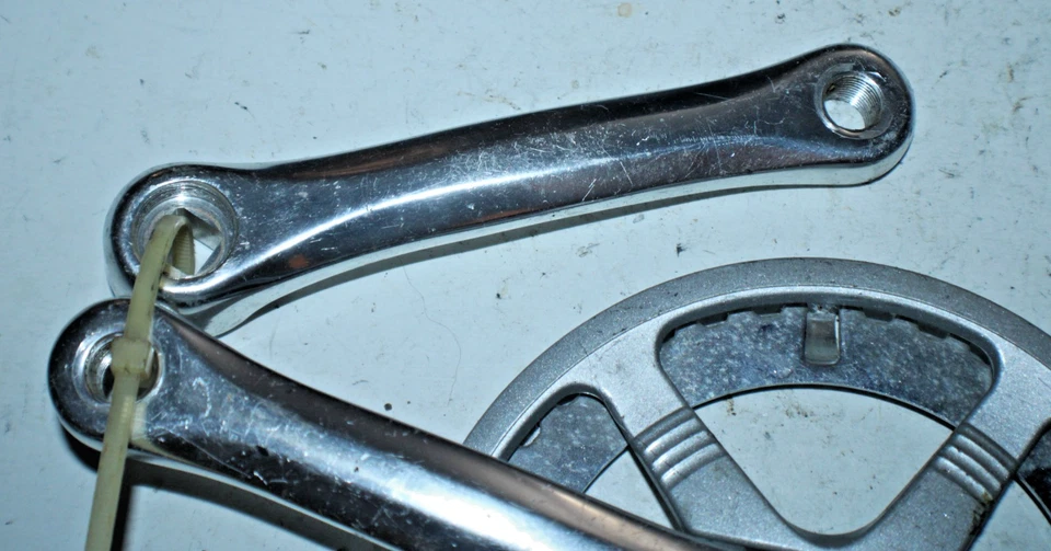 Juego de bielas de bicicleta de carretera individual Sugino plateadas 152 mm 40t JIS Fixie ¡Envío a EE. UU.! Foto 2 de 4