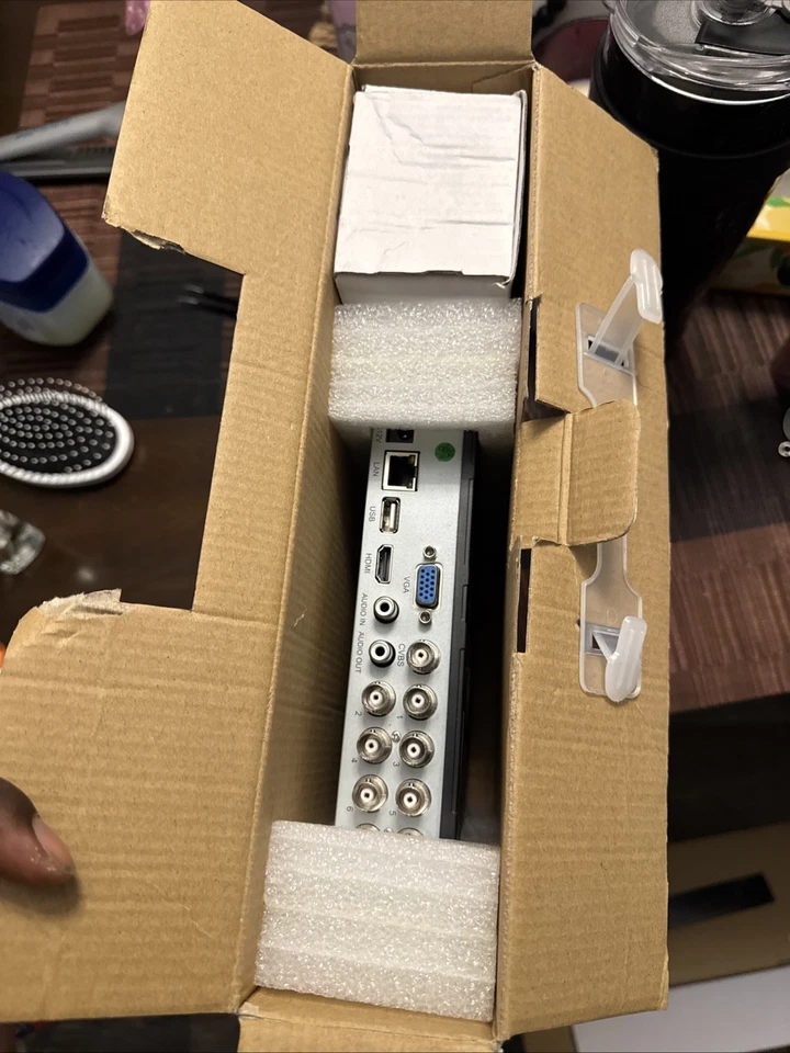 Sistema de seguridad para el hogar y la empresa Qsee analógico negro con cámara de video HD 960x480 Foto 3 de 4